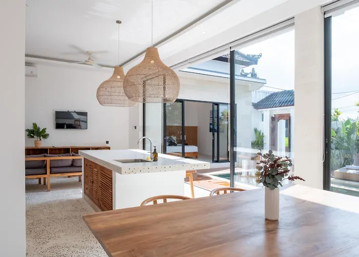 Villa Oasis! Luxury, Private, Entire Villa,